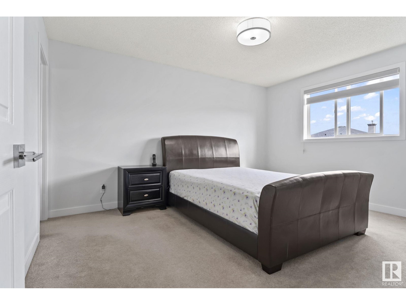 3235 28 AV NW, Edmonton