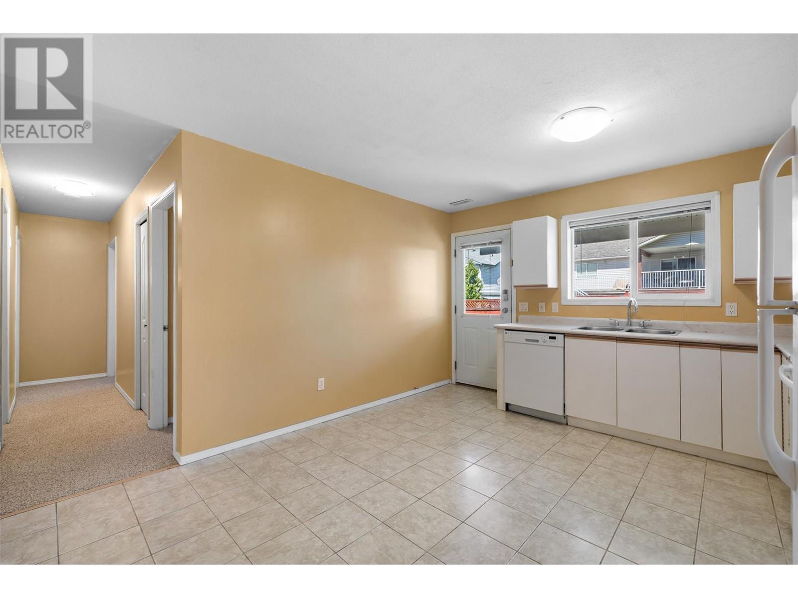  412 McLennan Crescent, Kelowna