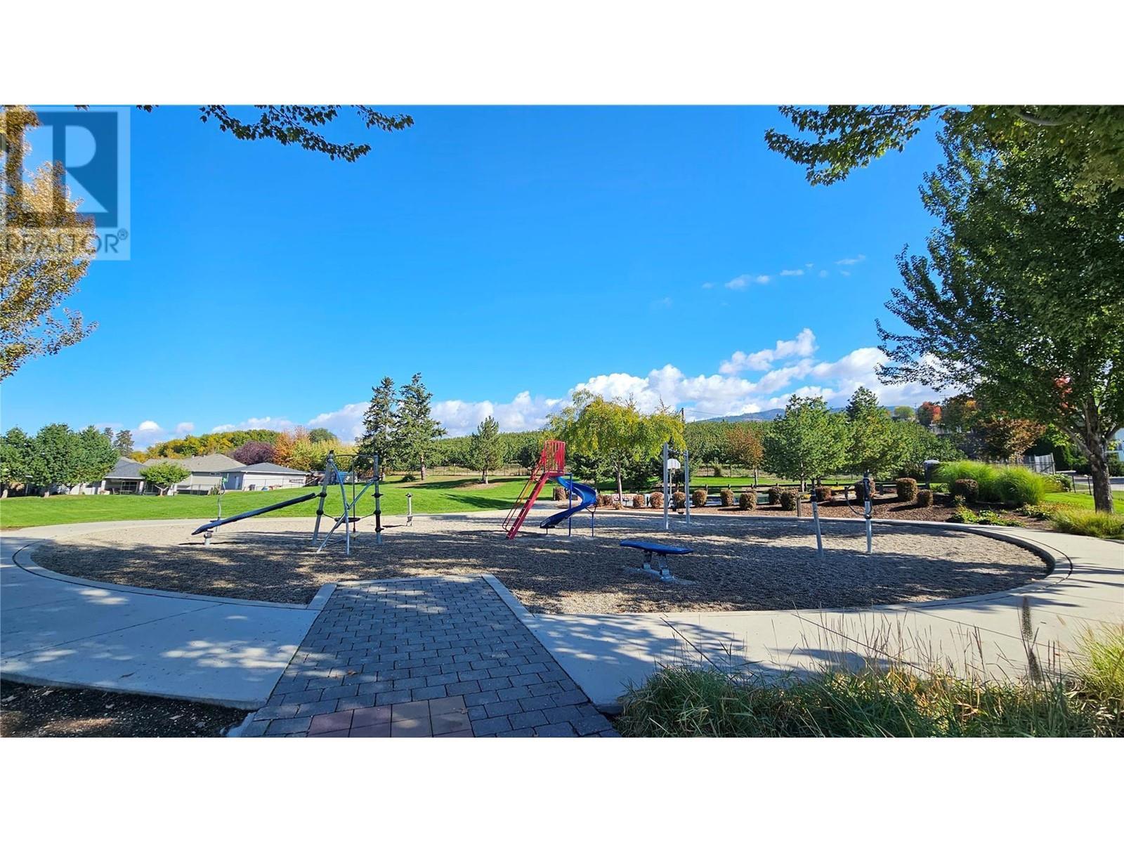  412 McLennan Crescent, Kelowna