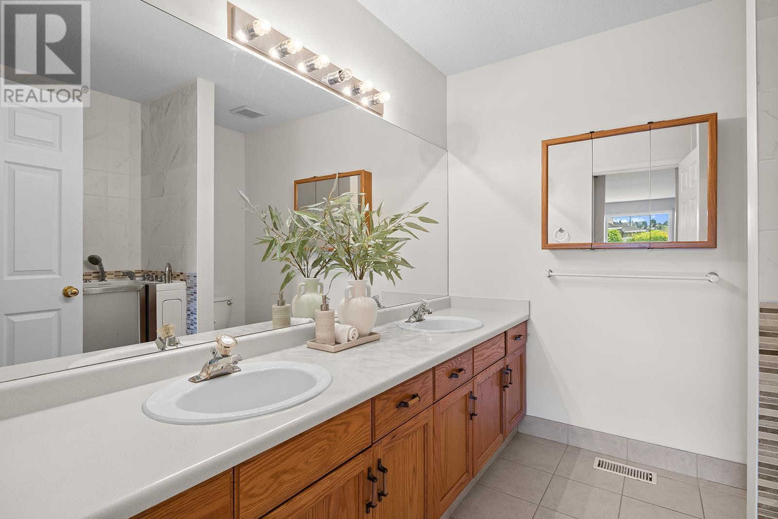 1874 Parkview Crescent Unit# 7, Kelowna