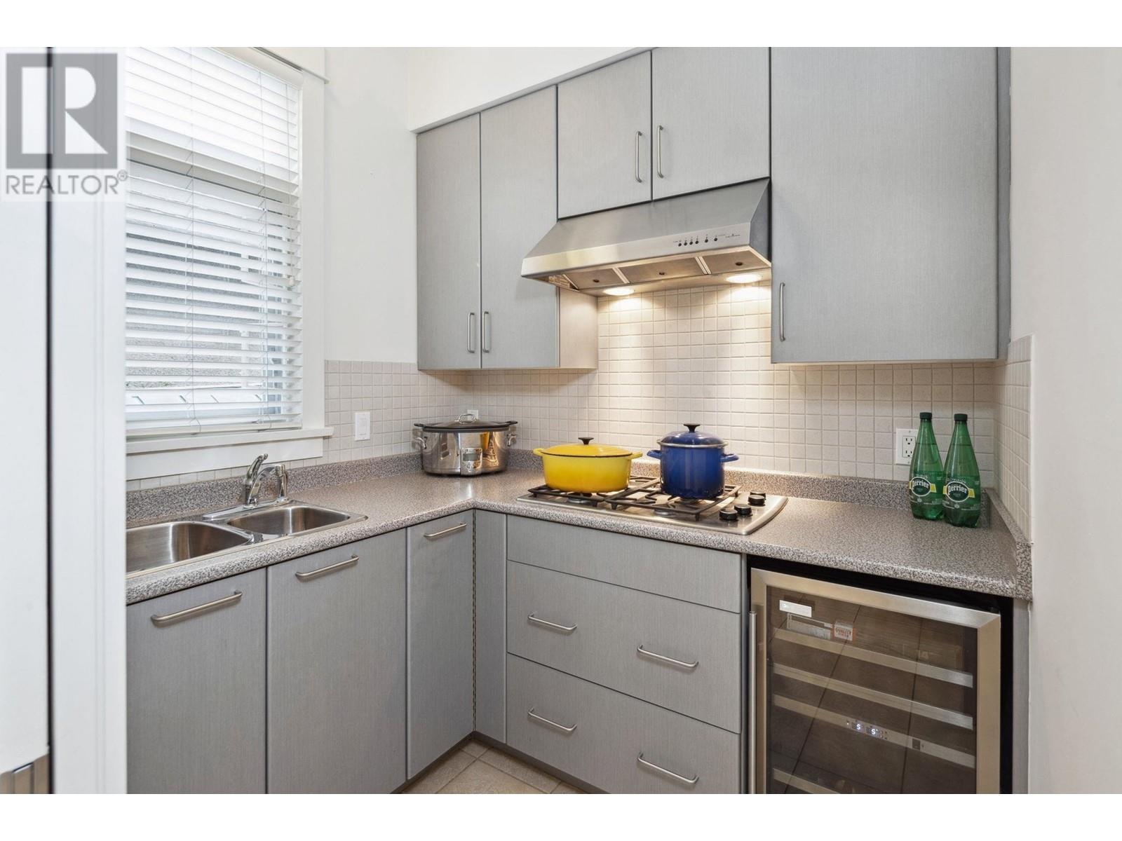 3322 W 40TH AVENUE, Vancouver real estate listing R2998573