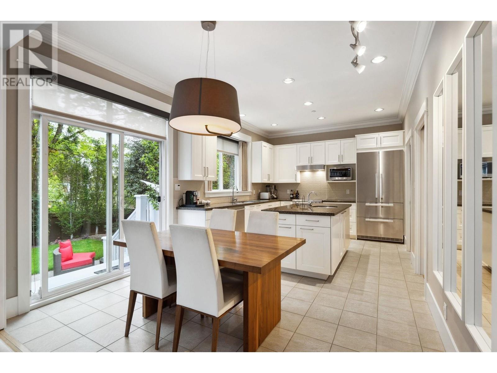 3322 W 40TH AVENUE, Vancouver real estate listing R2998573