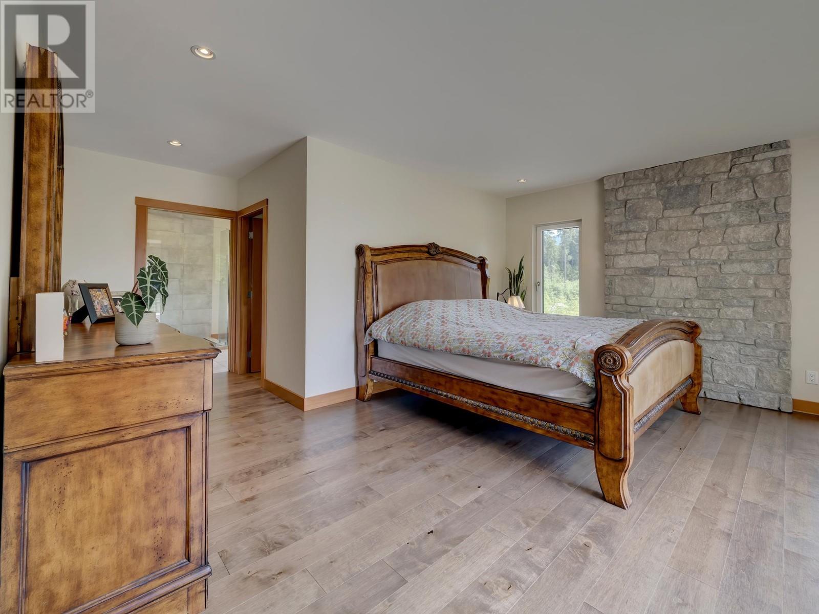 3163 CRYSTAL ROAD, Roberts Creek