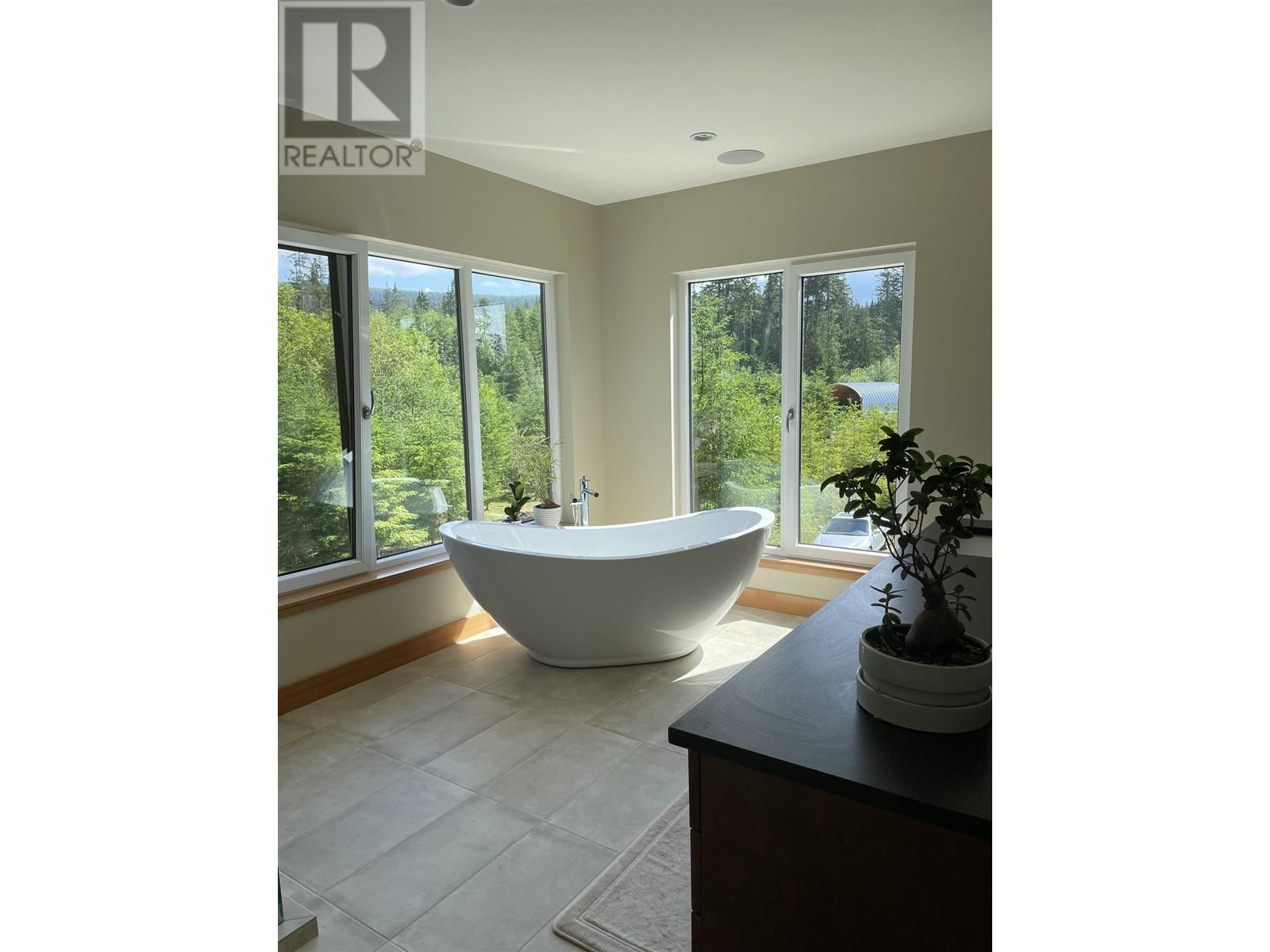 3163 CRYSTAL ROAD, Roberts Creek