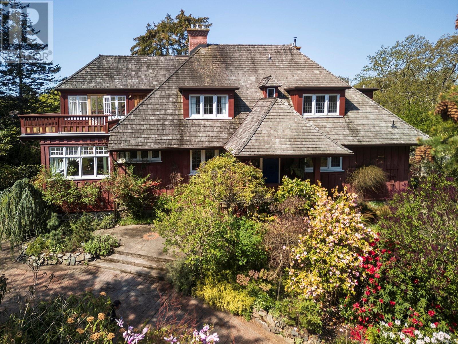  934 A Foul Bay Road, Oak Bay