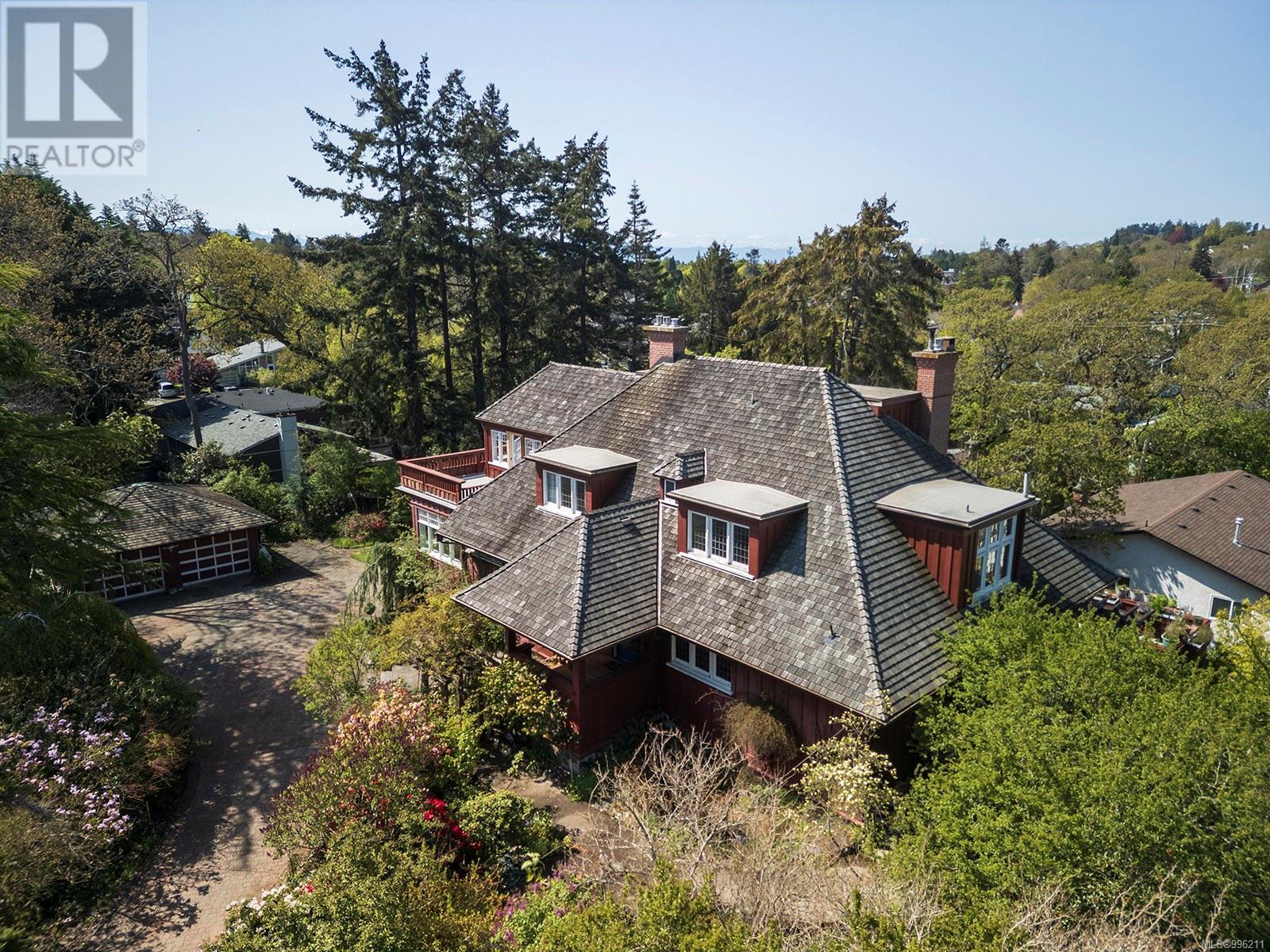  934 A Foul Bay Road, Oak Bay