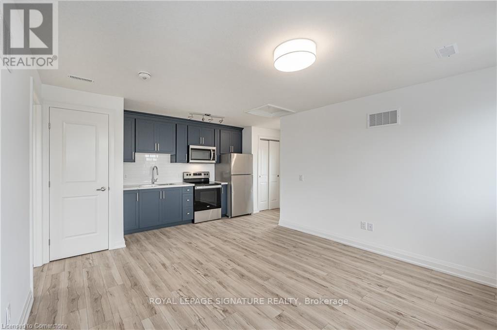 Photo 7 of 777 Beach Boulevard, Hamilton ON