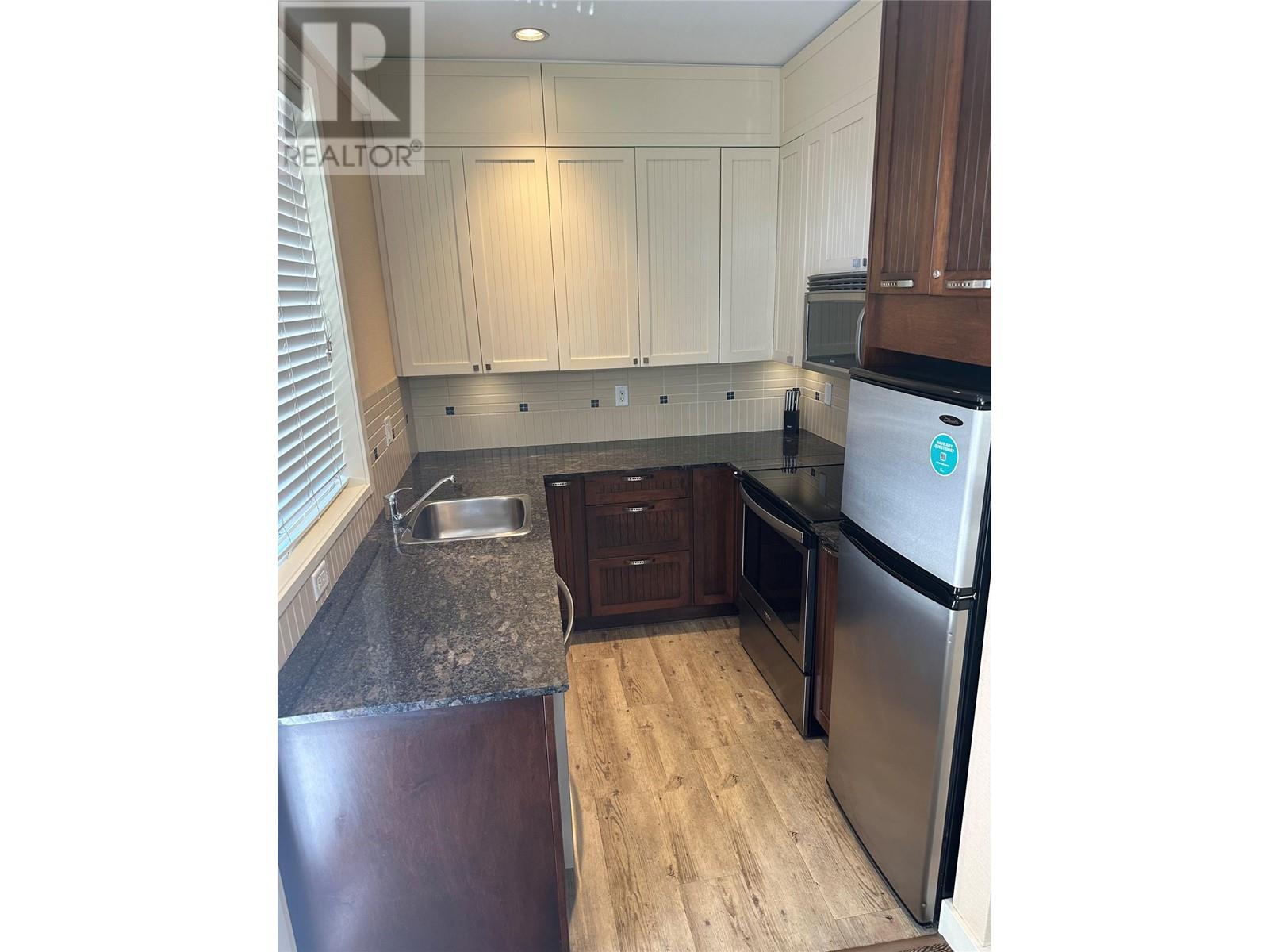 231 13011 Lakeshore Drive, Summerland