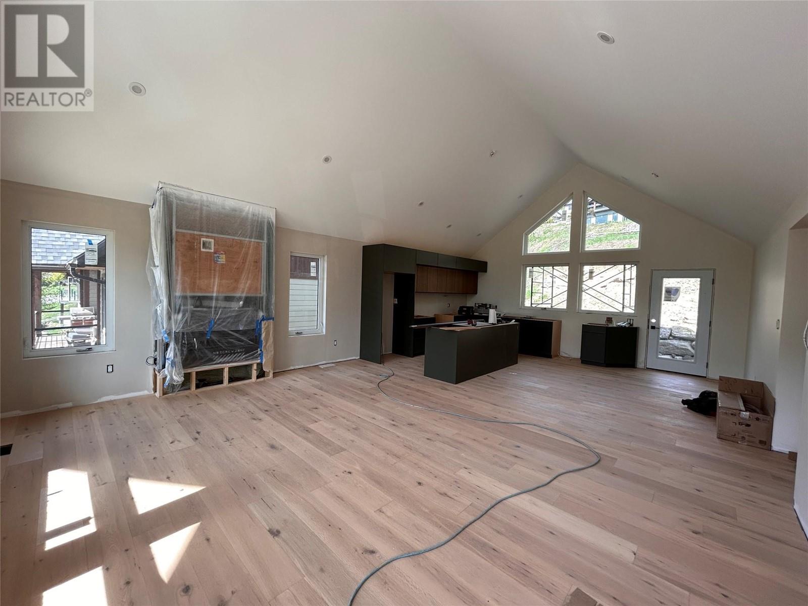 798 White Tail Drive, Rossland