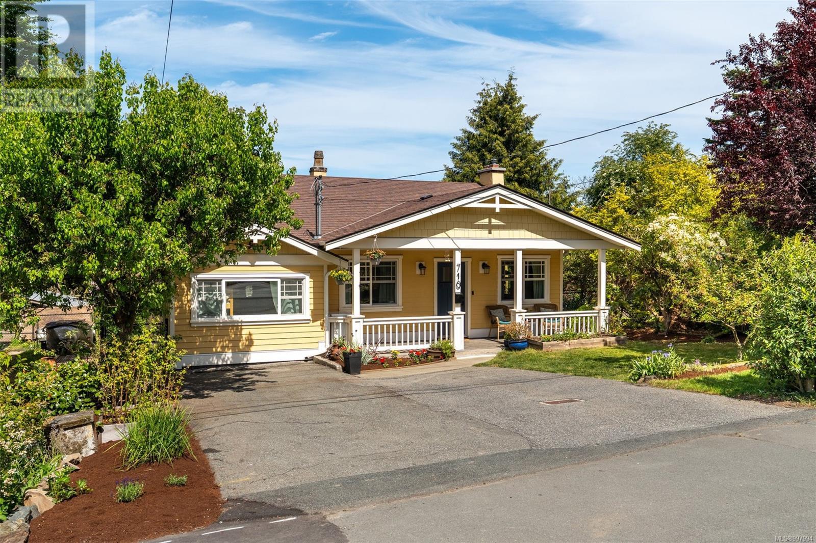  710 Cowper Street, Saanich