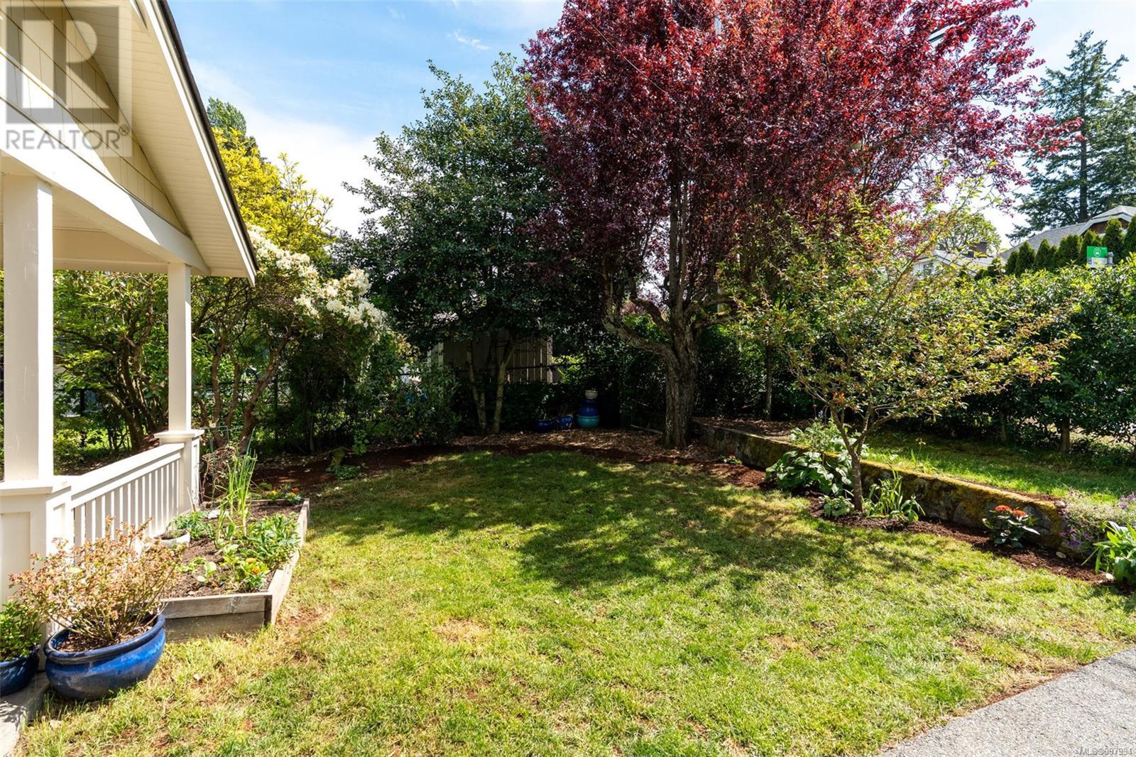  710 Cowper Street, Saanich