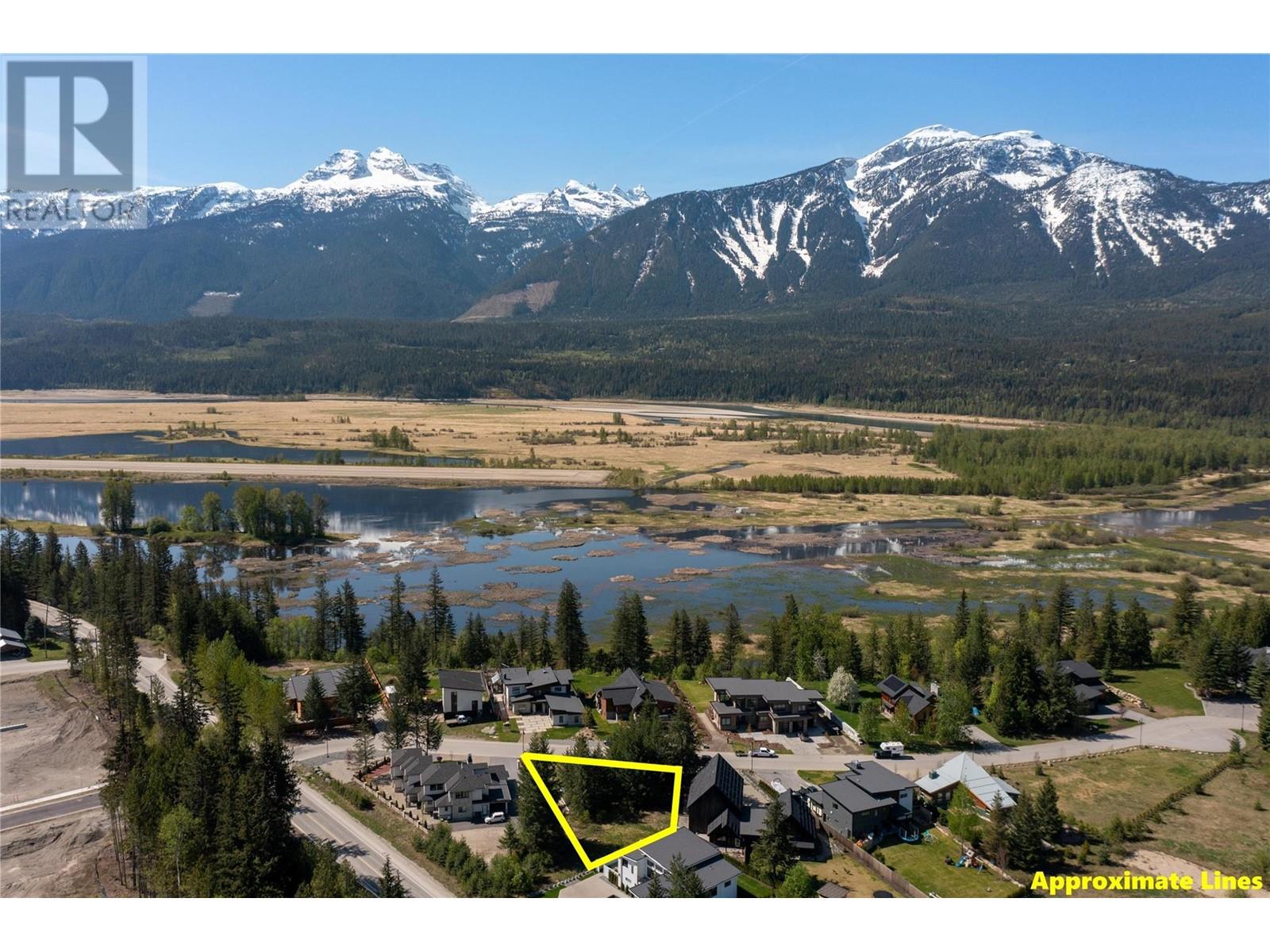 1350 Lee Road, Revelstoke