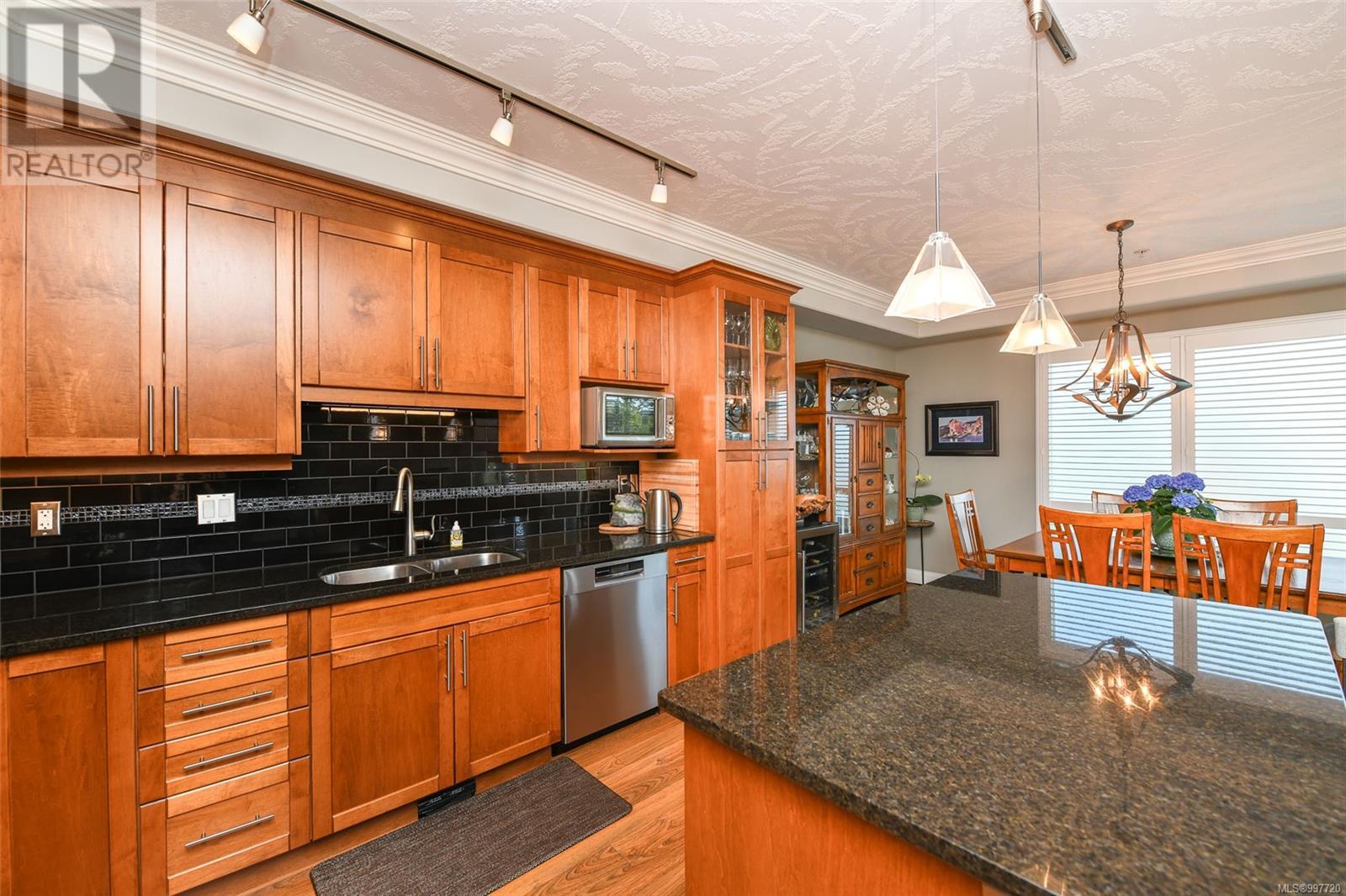 #625 3666 ROYAL VISTA WAY - Image 15