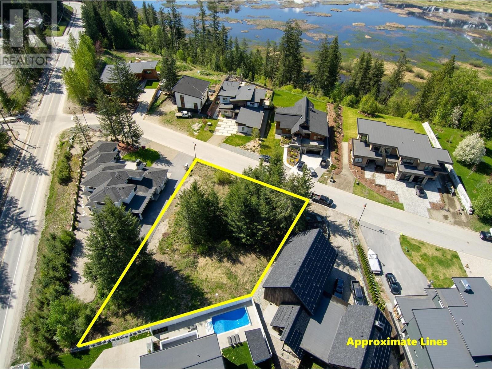 1350 Lee Road, Revelstoke