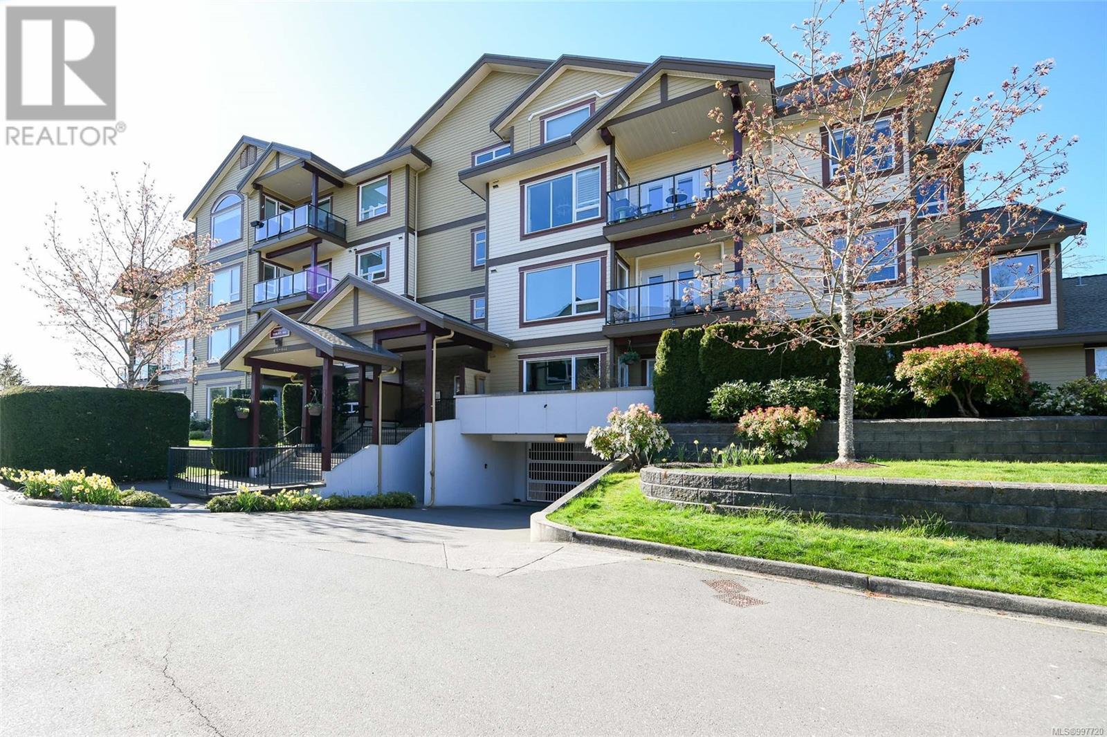 #625 3666 ROYAL VISTA WAY - Image 32