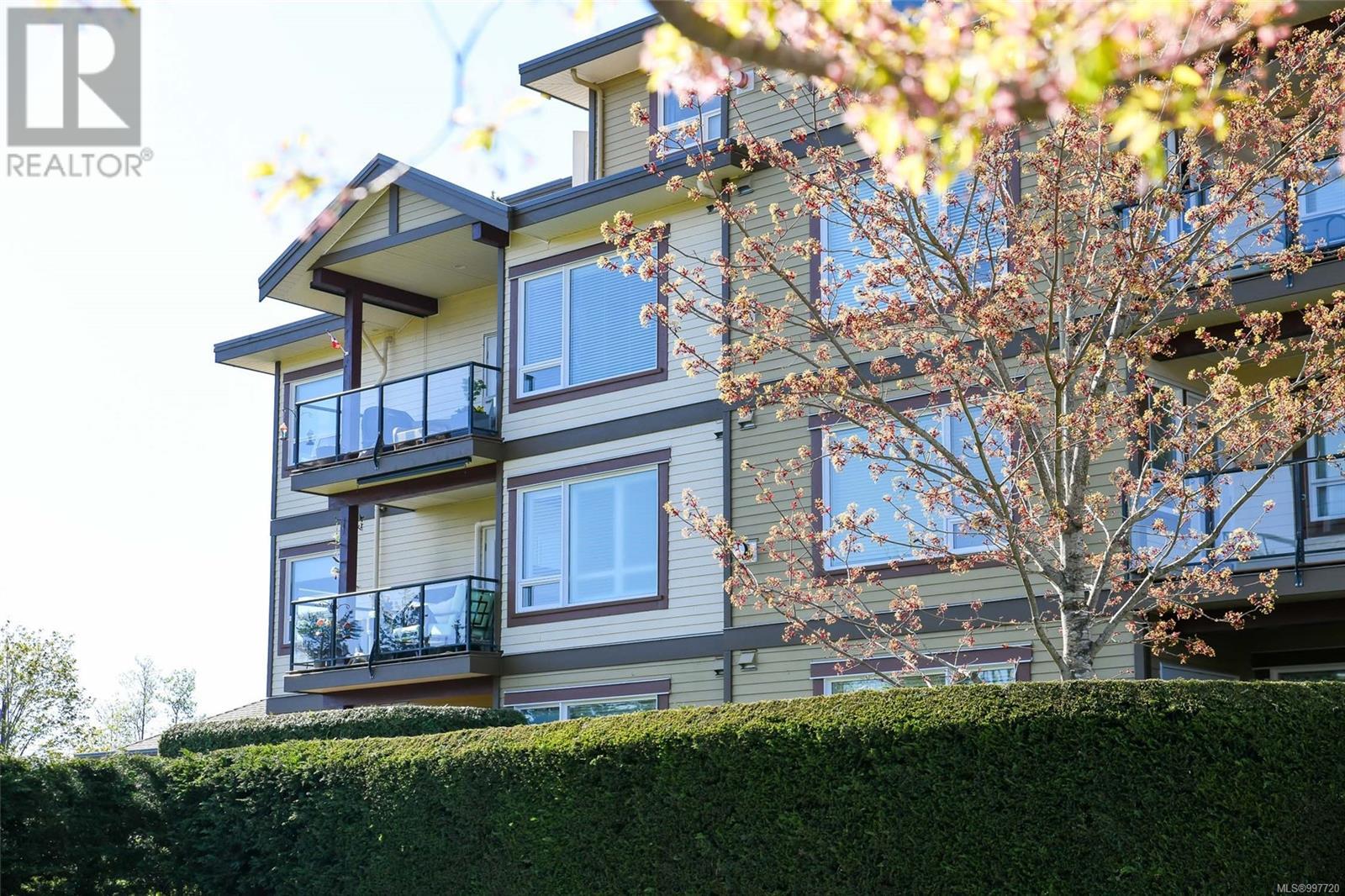 #625 3666 ROYAL VISTA WAY - Image 30