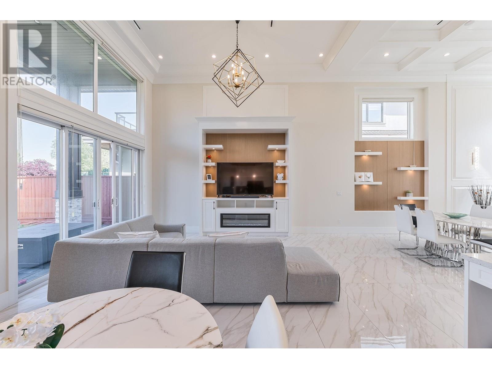 8511 SIERPINA Drive, Richmond