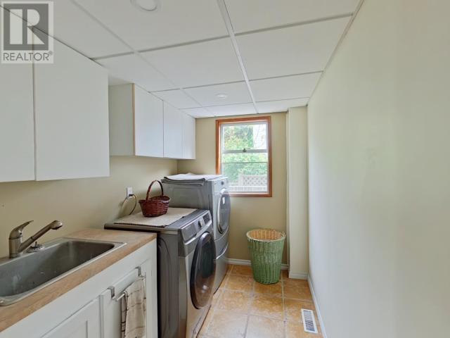 6885 LESLEY CRES, Powell River