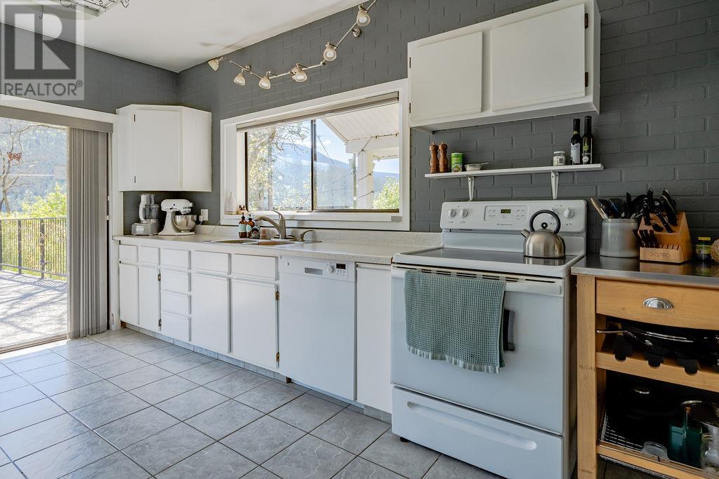 2465 3A Highway, Nelson
