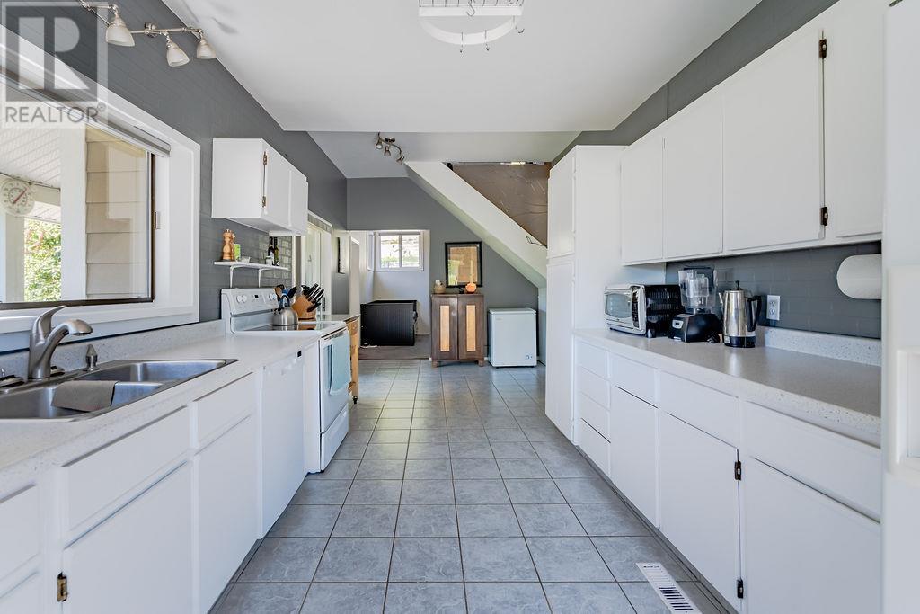 2465 3A Highway, Nelson