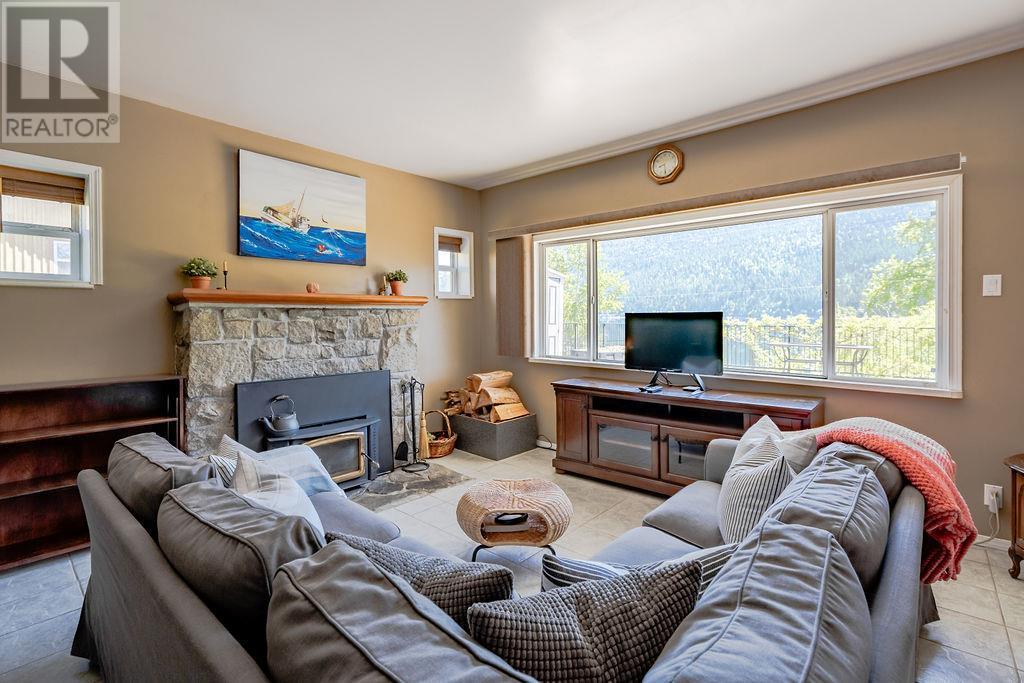 2465 3A Highway, Nelson