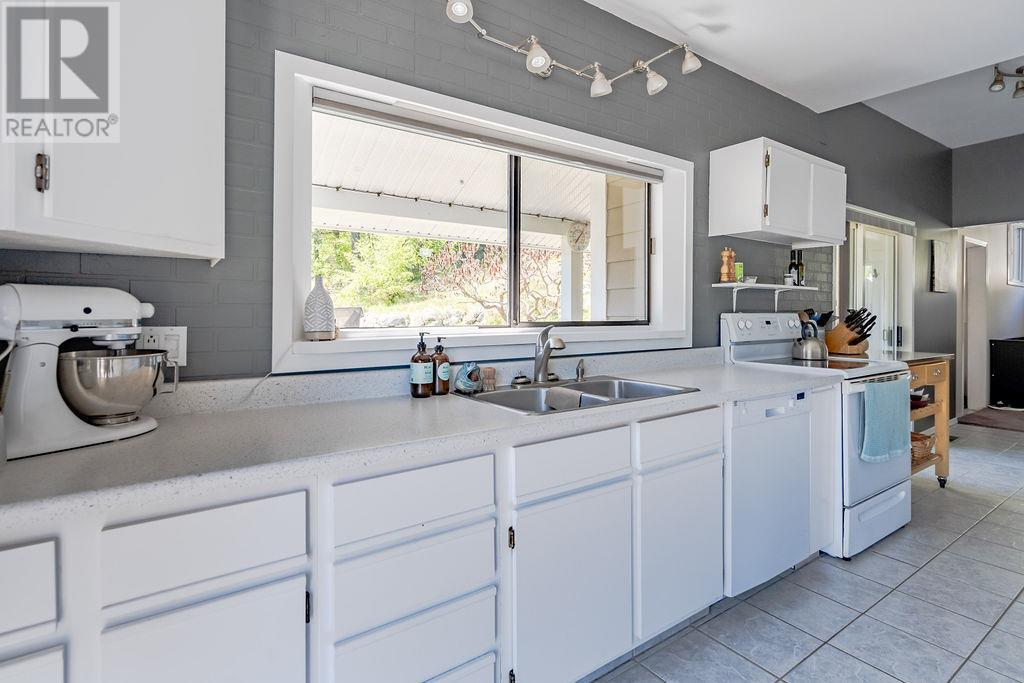 2465 3A Highway, Nelson