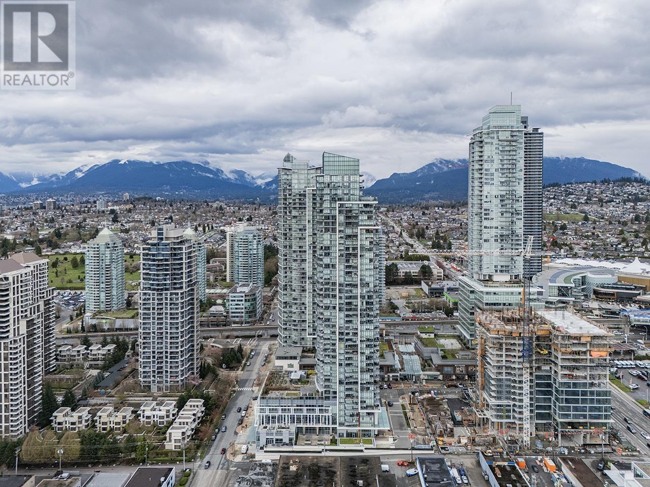 Photo 2 of 3408 2085 Skyline Court, Burnaby BC