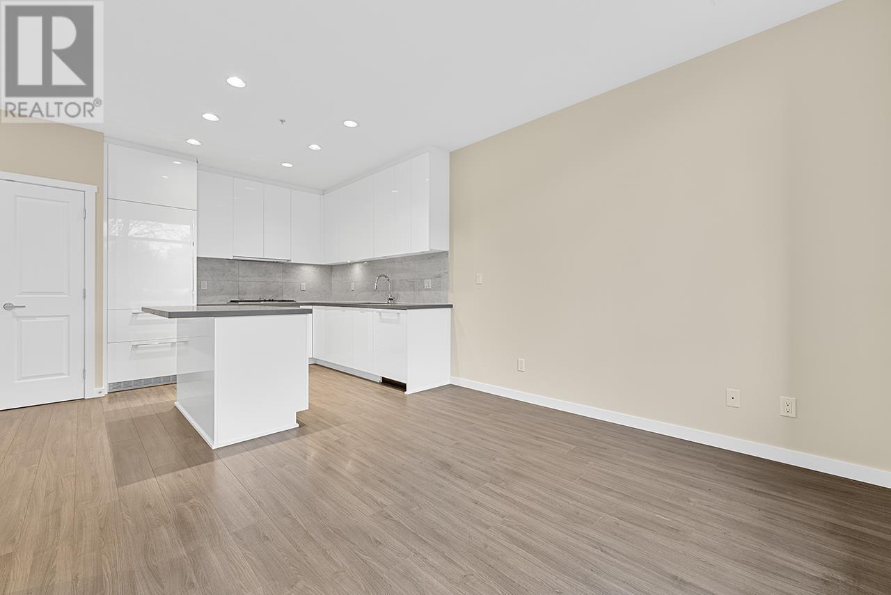 TH8 7338 GOLLNER AVENUE, Richmond
