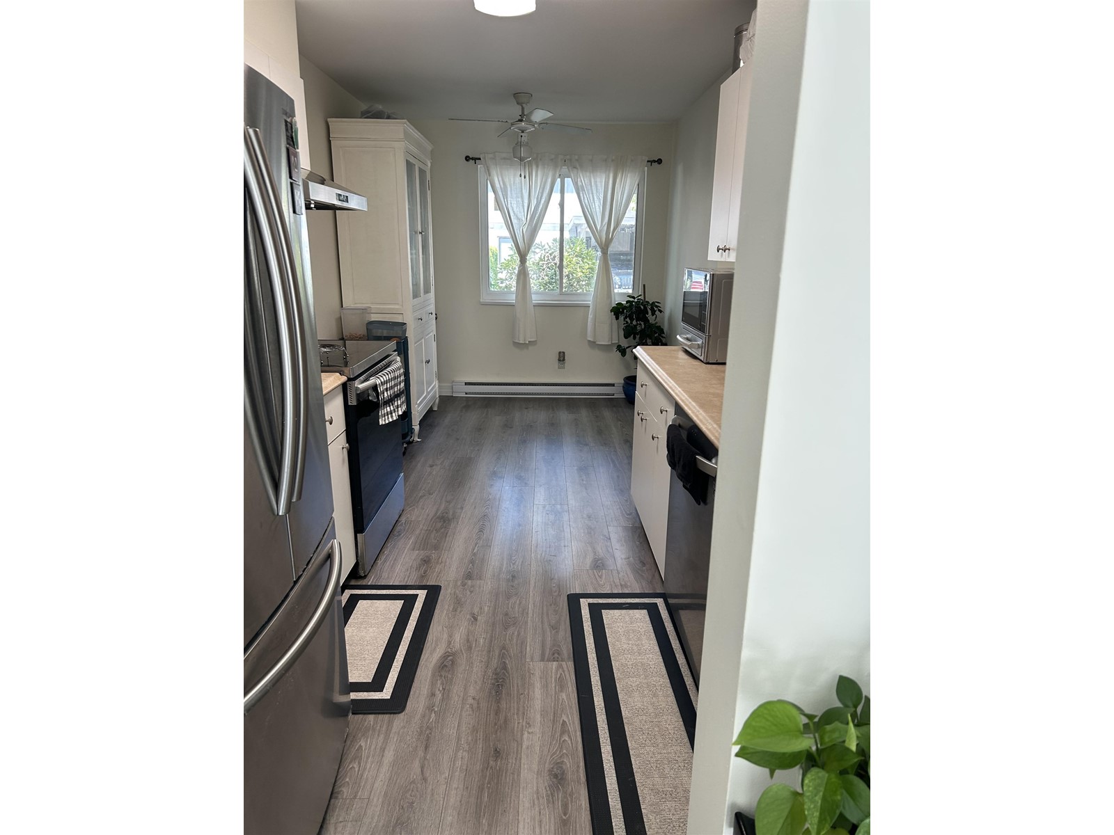 100 6622 BAKER ROAD, Delta