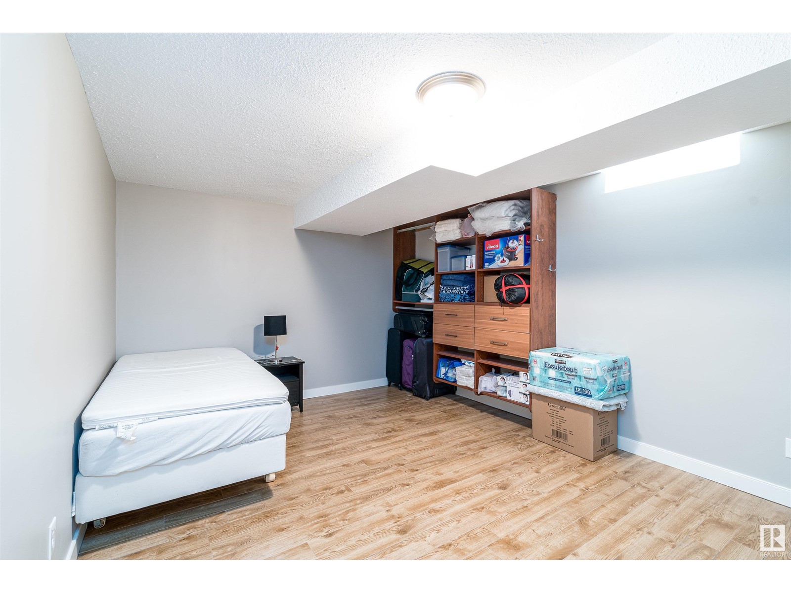 4715 37B AV NW, Edmonton