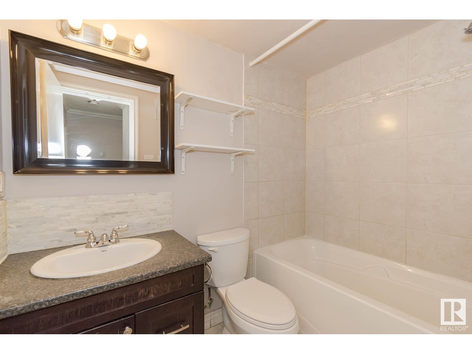 #104 10735 81 AV NW, Edmonton