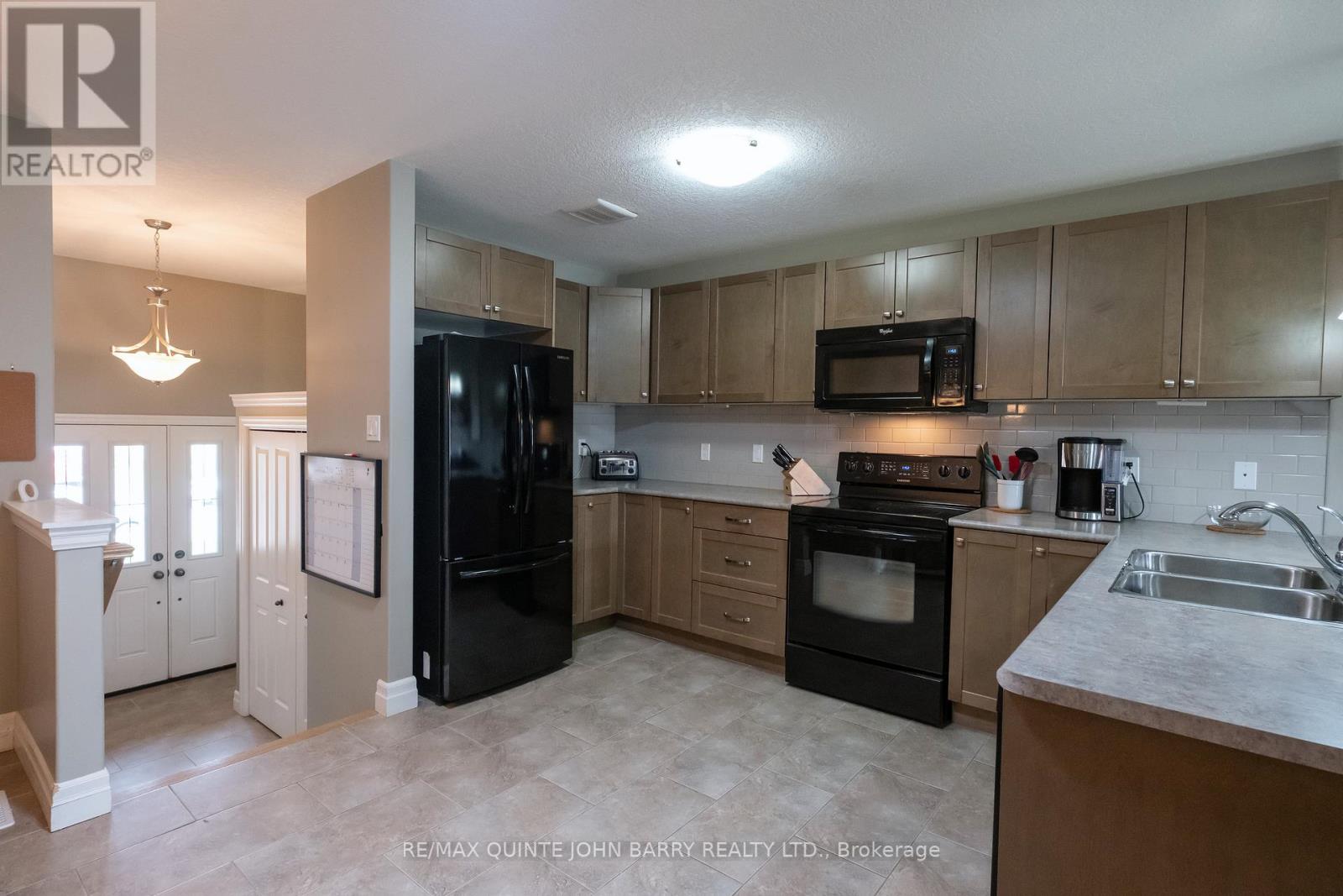 Photo 9 of 79 Cortland Crescent, Quinte West ON