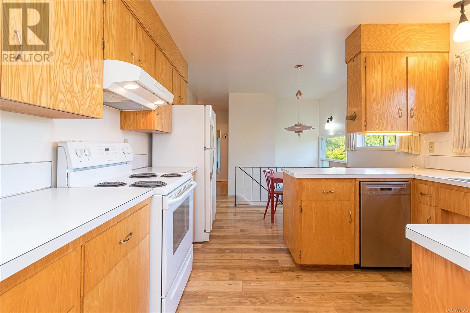 1601 Mileva Lane, Saanich