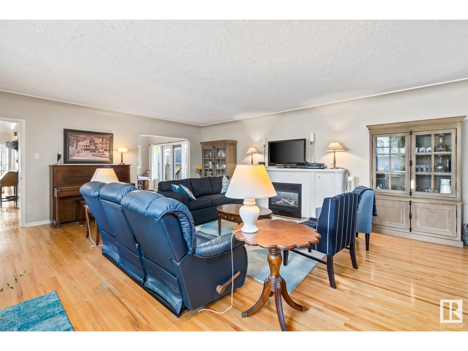 14008 101 AV NW NW, Edmonton