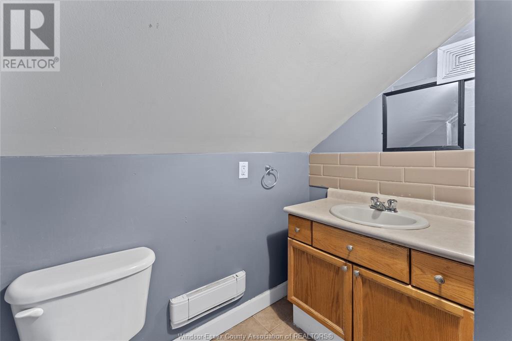 Photo 21 of 1115 Highland Avenue, Windsor ON