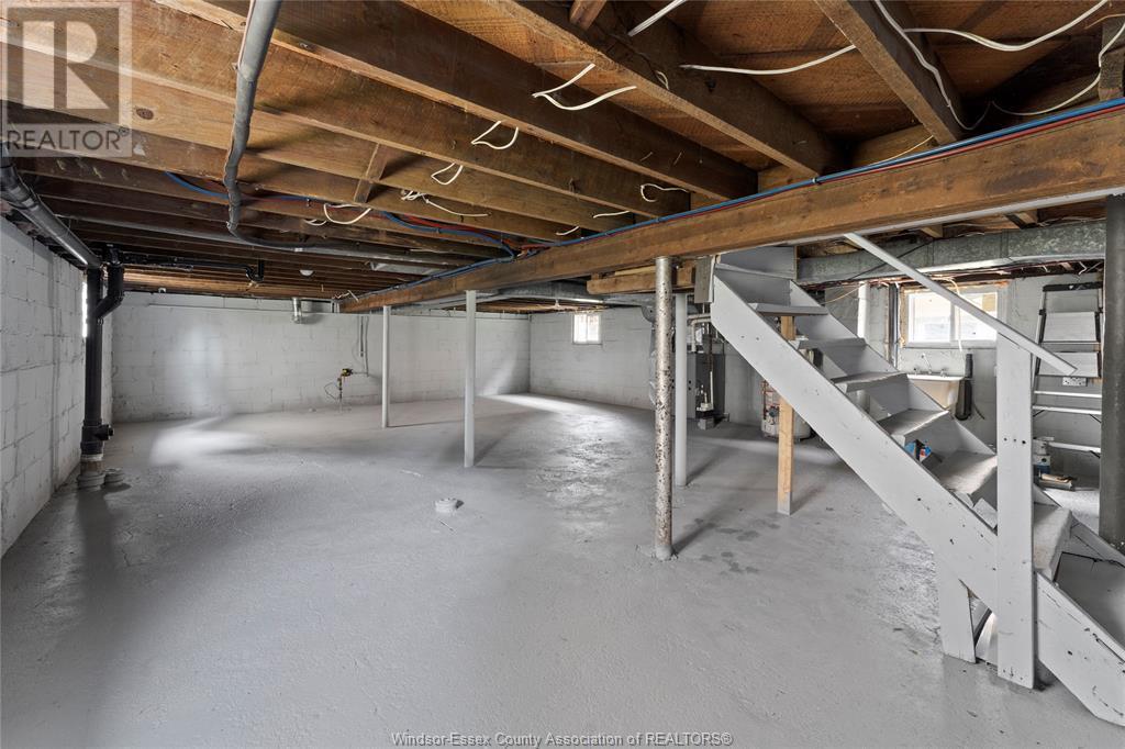 Photo 23 of 1115 Highland Avenue, Windsor ON