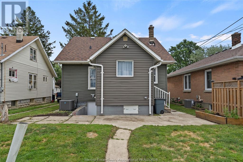 Photo 25 of 1115 Highland Avenue, Windsor ON