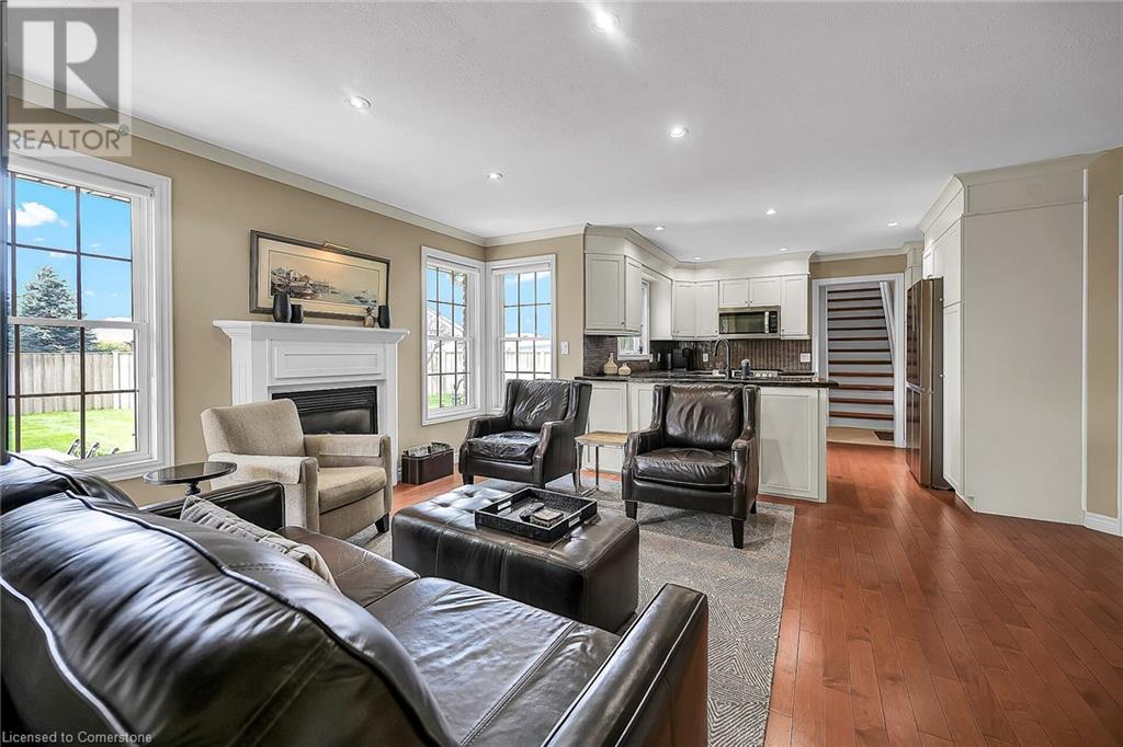 Photo 11 of 17 Angle Street, Simcoe ON