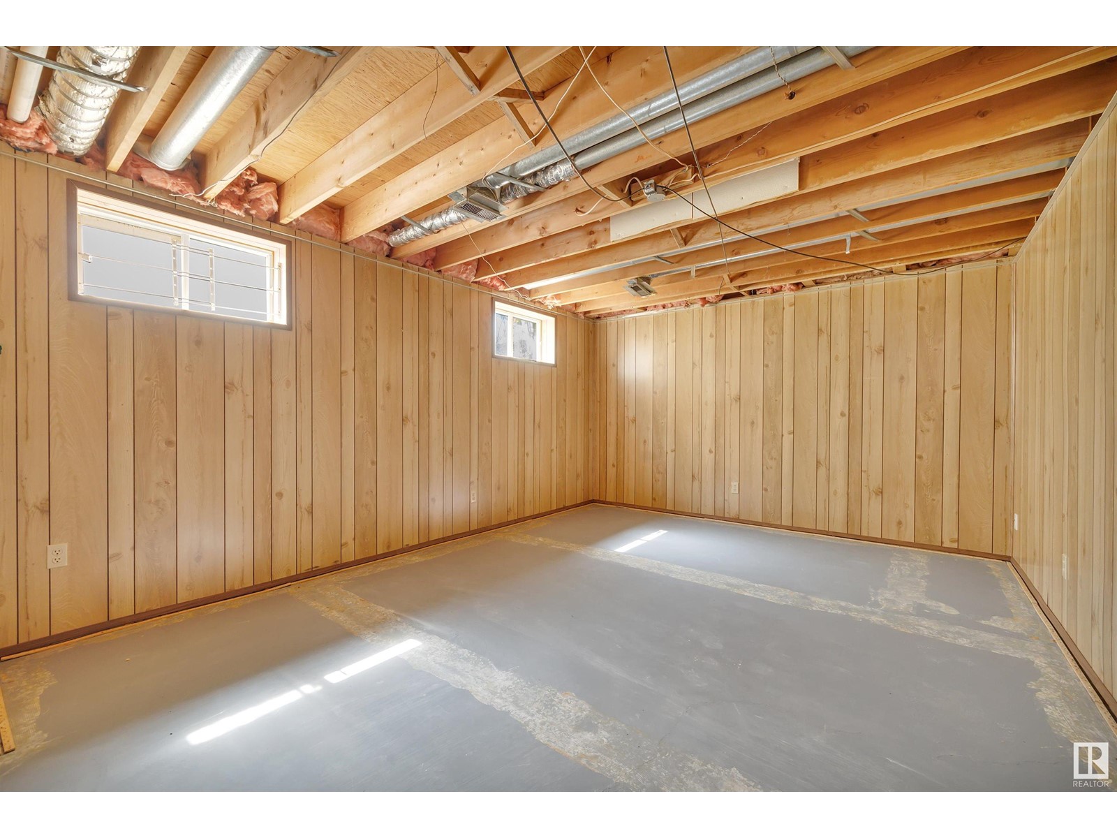 4633 115 AV NW, Edmonton