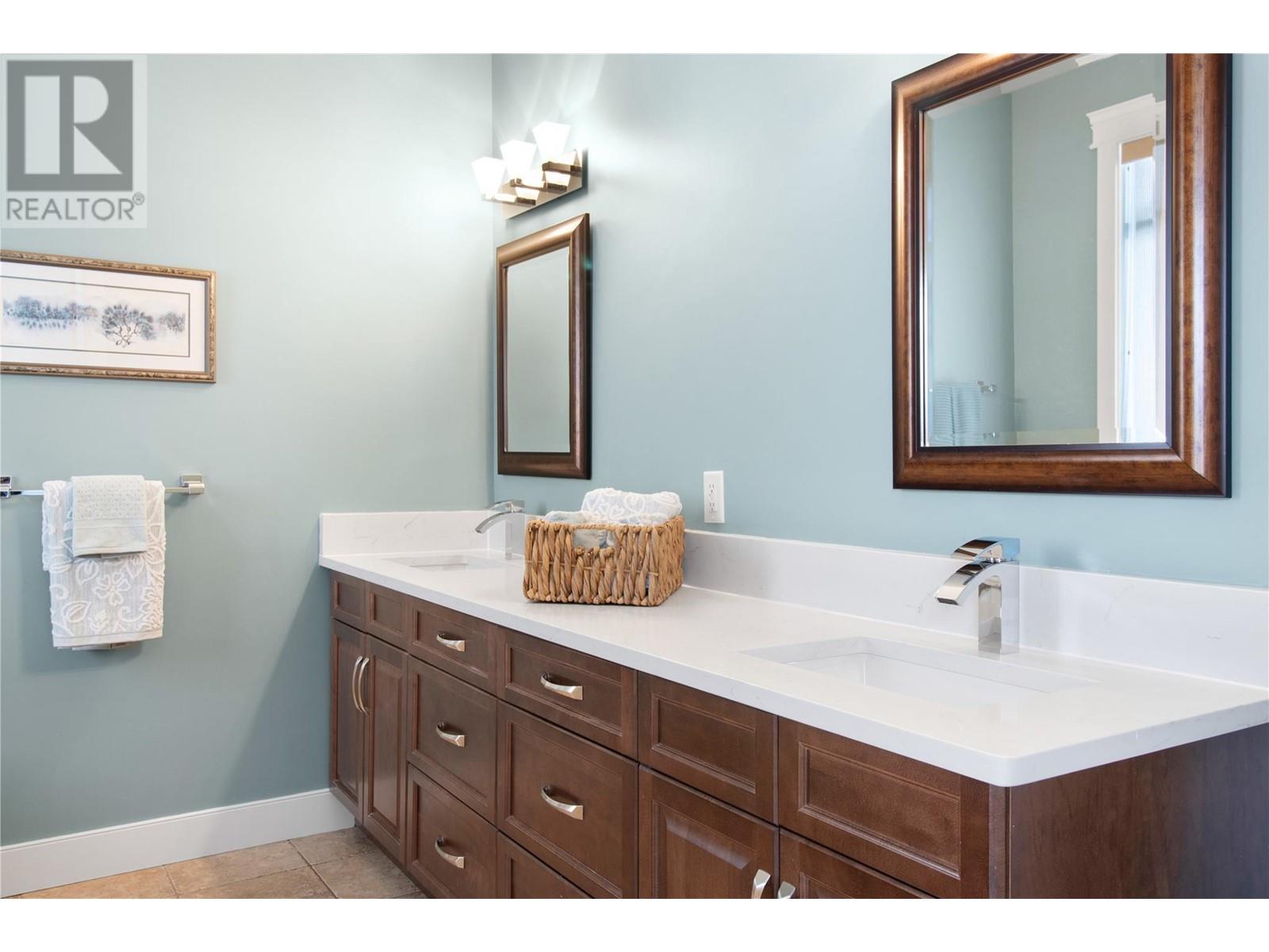 2582 St. Andrews Street, Blind Bay