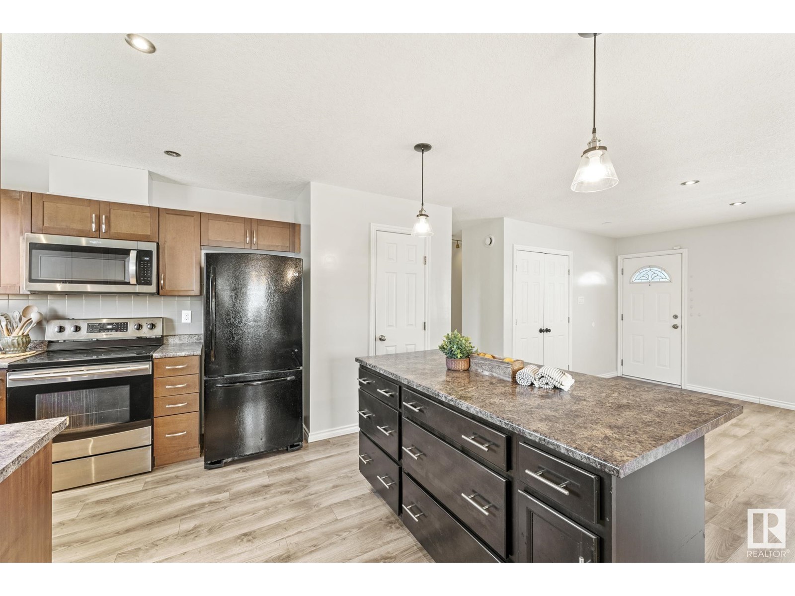 359 KNOTTWOOD RD W NW, Edmonton