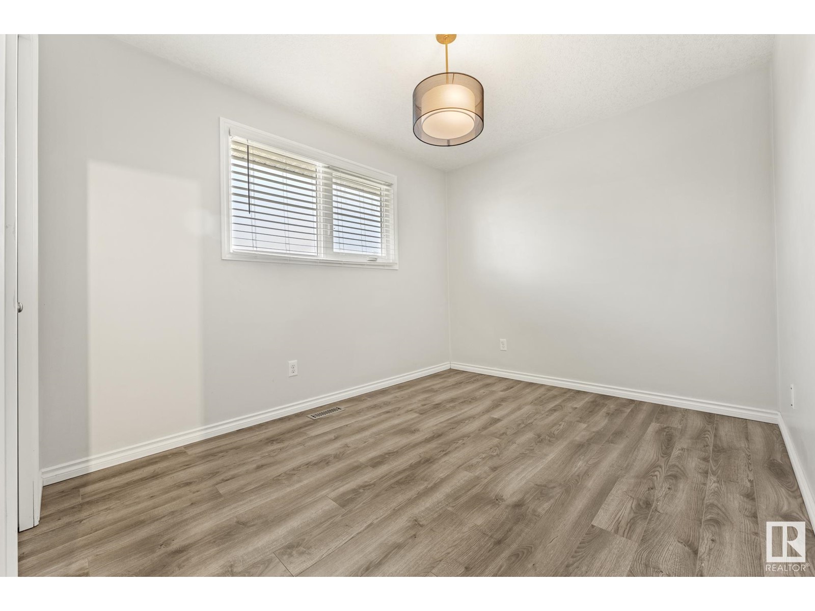 359 KNOTTWOOD RD W NW, Edmonton