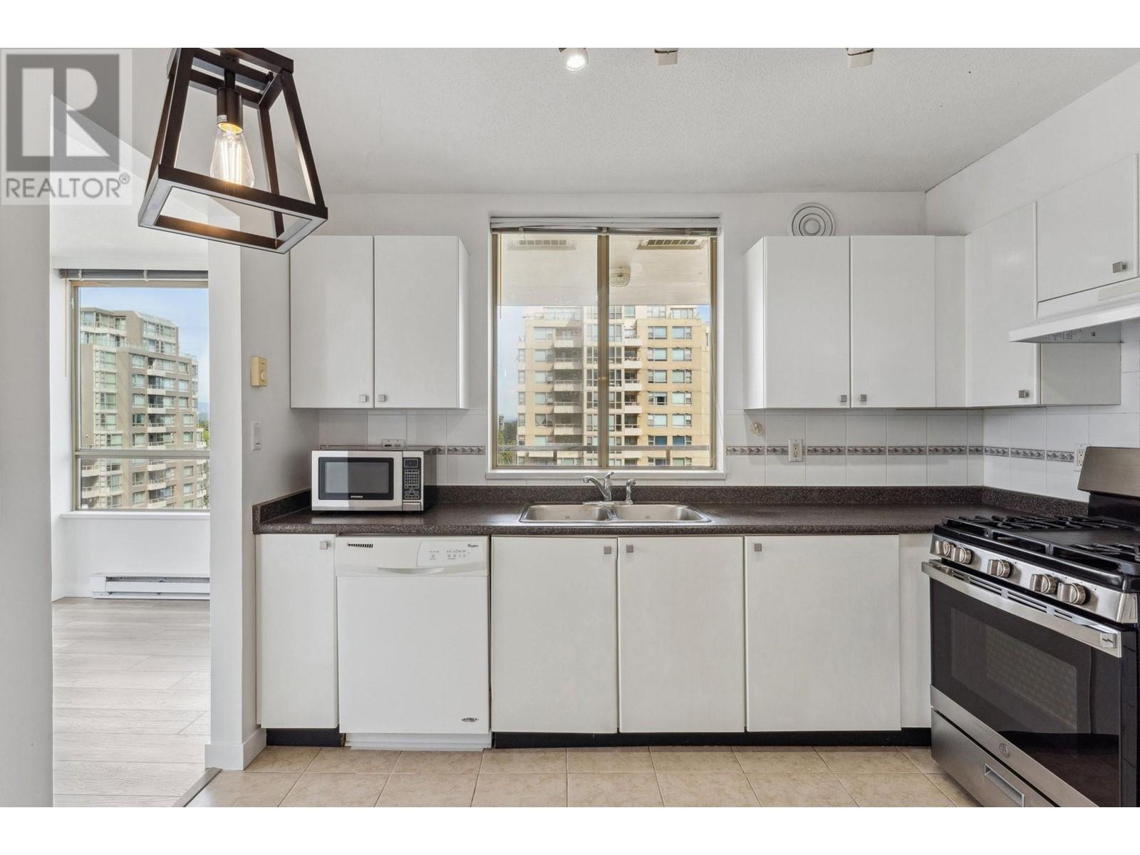 Photo 10 of 1105 8238 Saba Road, Richmond BC