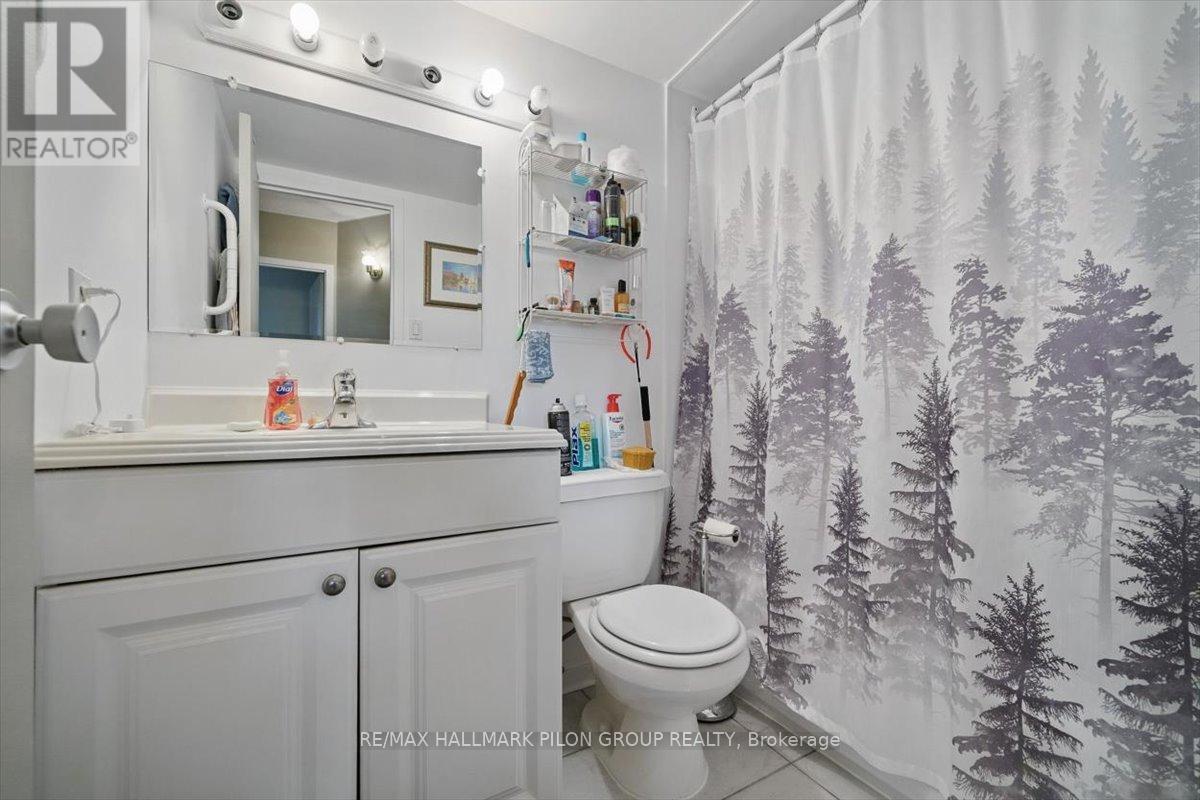 https://ddfcdn.realtor.ca/listing/TS638822992985900000/reb76/highres/9/x12133289_10.jpg