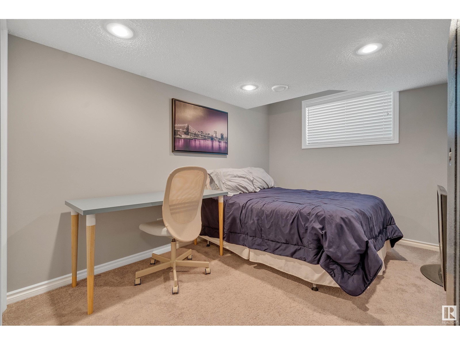 9404 212 ST NW, Edmonton