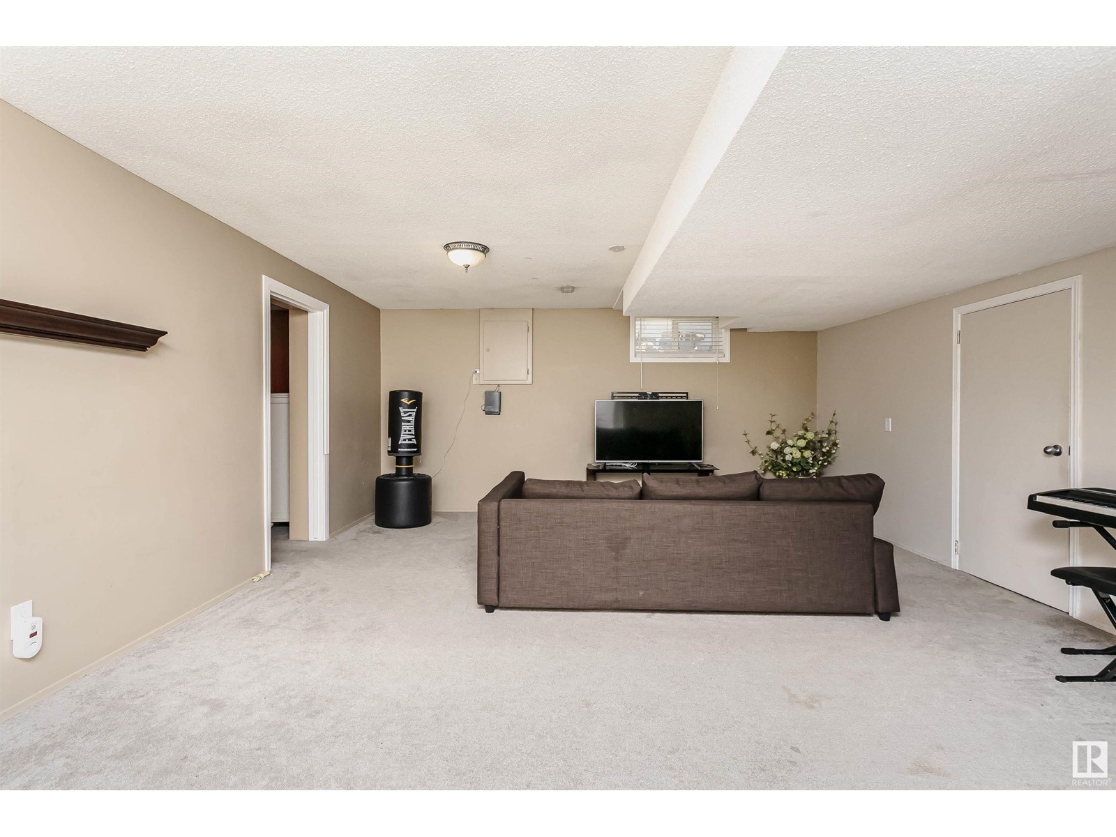 28 LABELLE CR, St. Albert