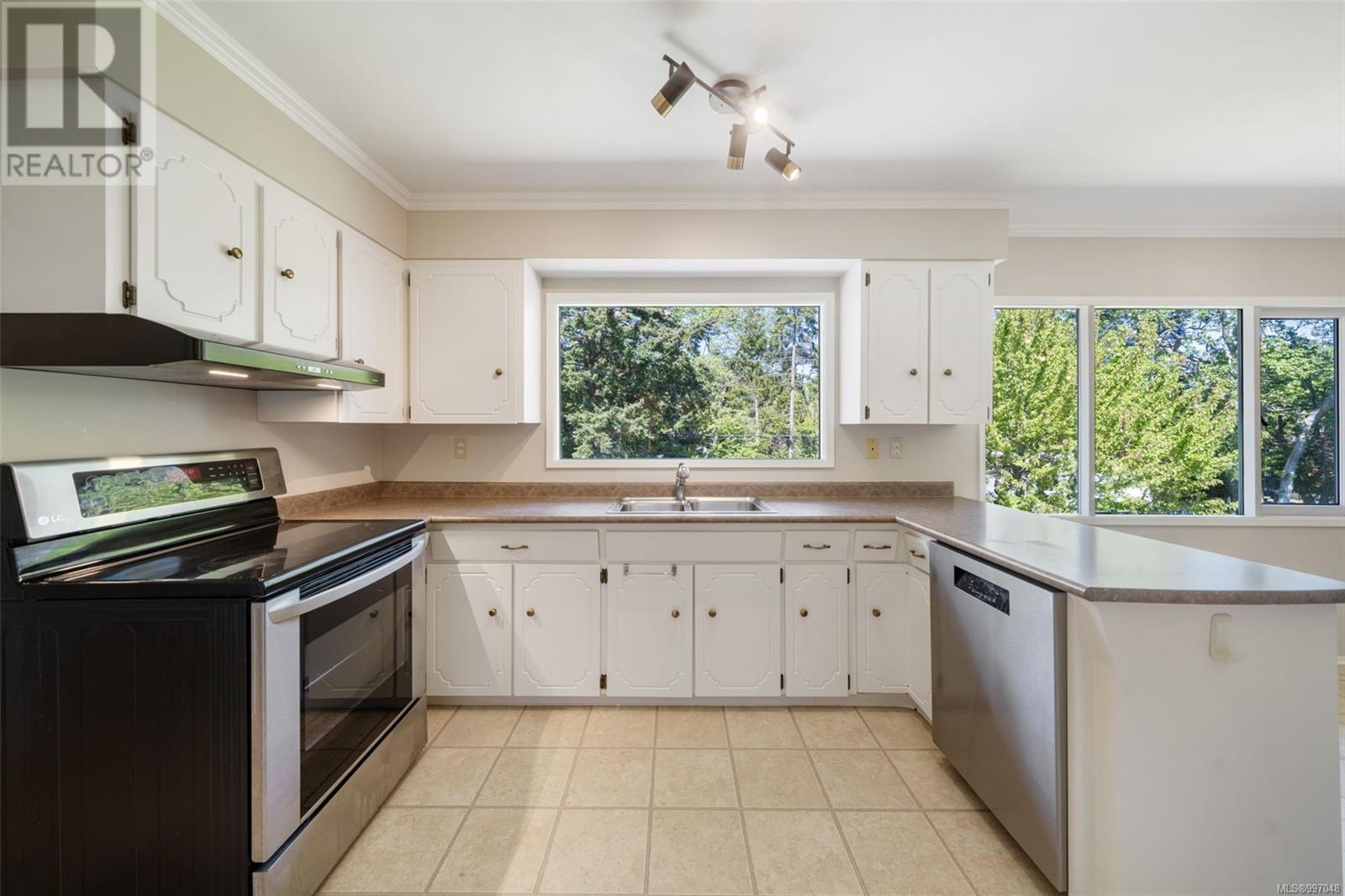 2048 Frederick Norris Road, Oak Bay