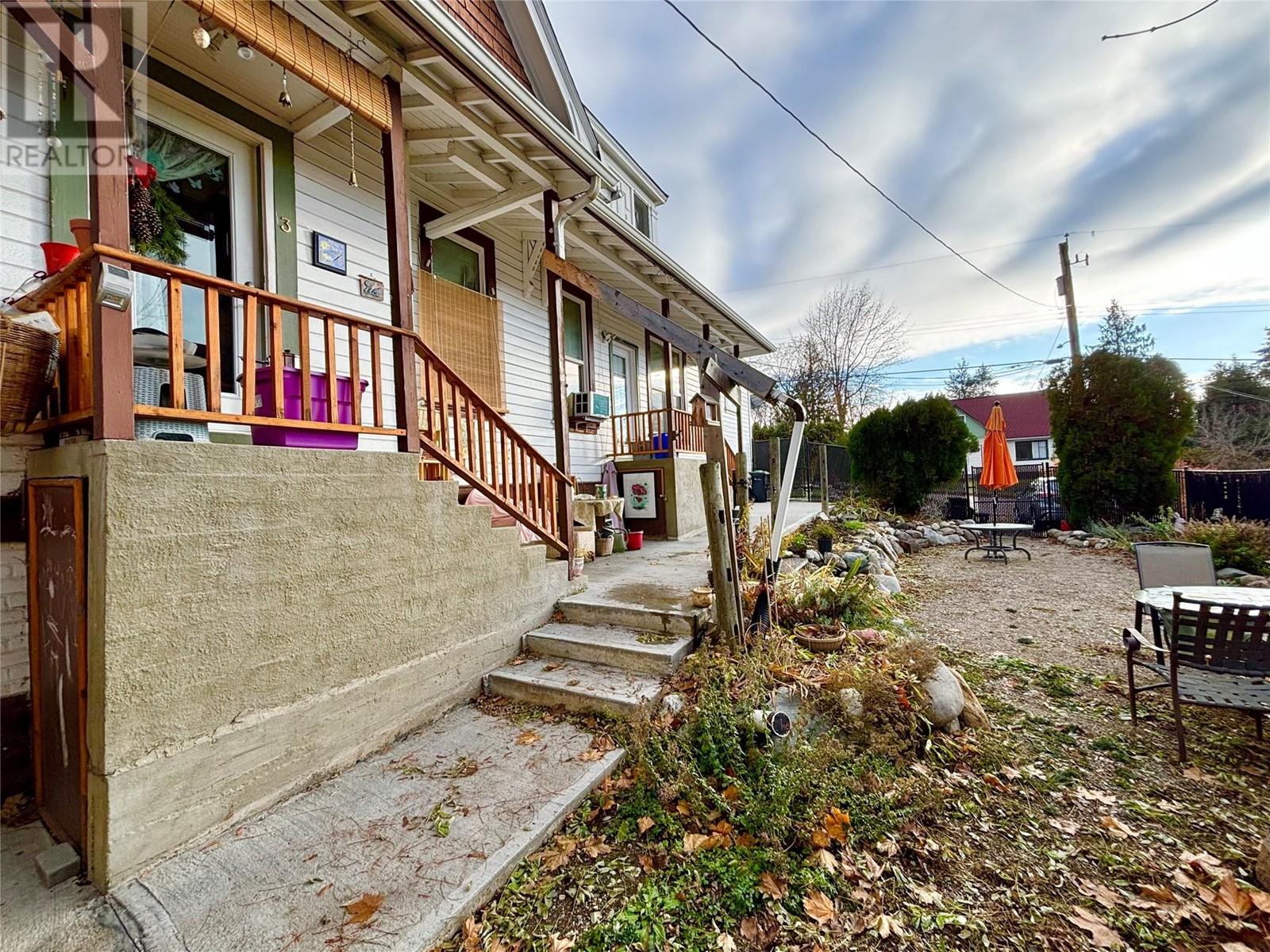  2003 37 Avenue, Vernon