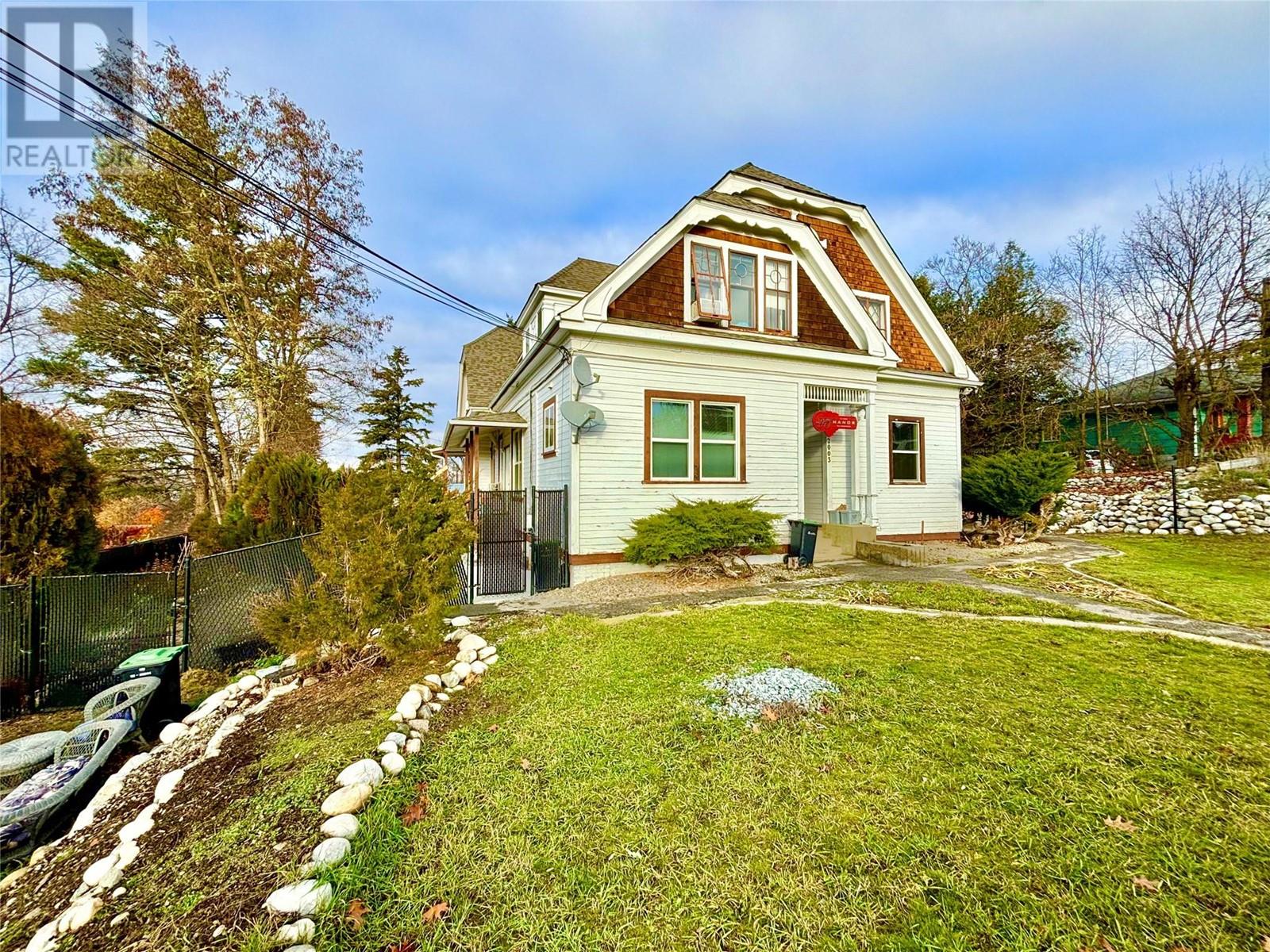  2003 37 Avenue, Vernon