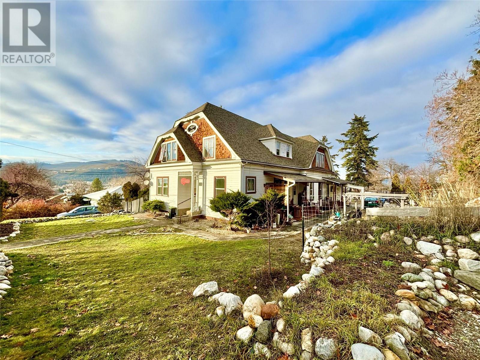  2003 37 Avenue, Vernon